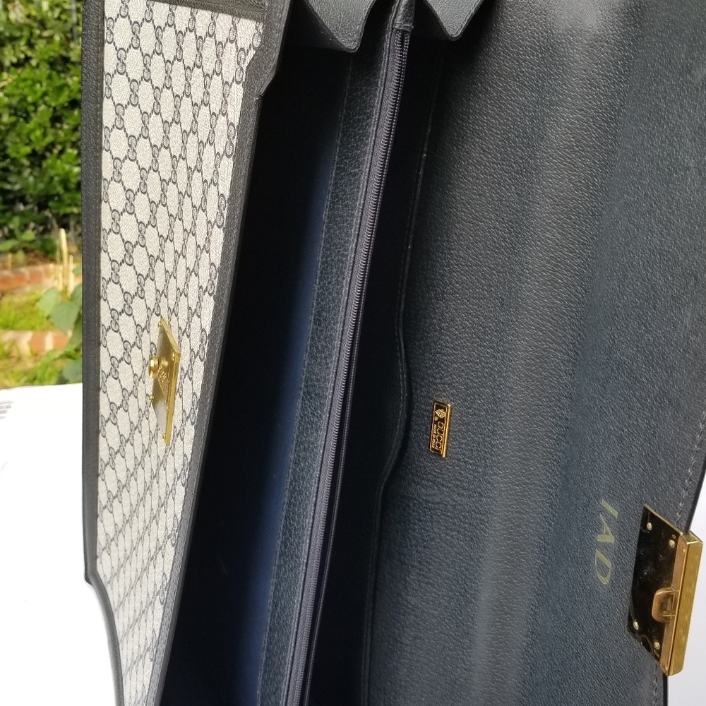 Gucci Vintage GG  Navy Blue Briefcase Portfolio. UNISEX - Picture 15 of 16